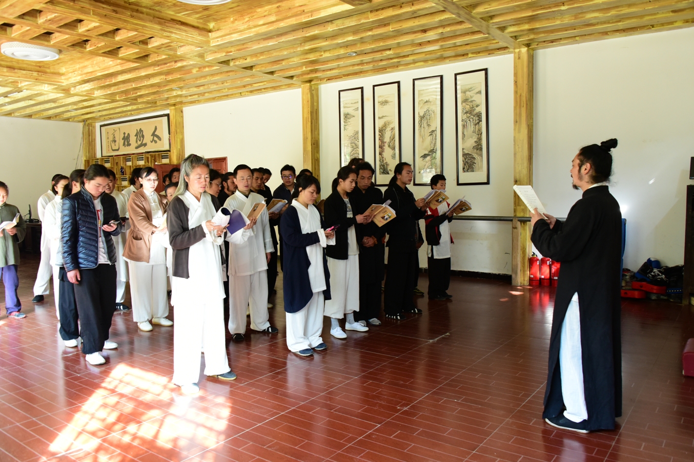 ����������